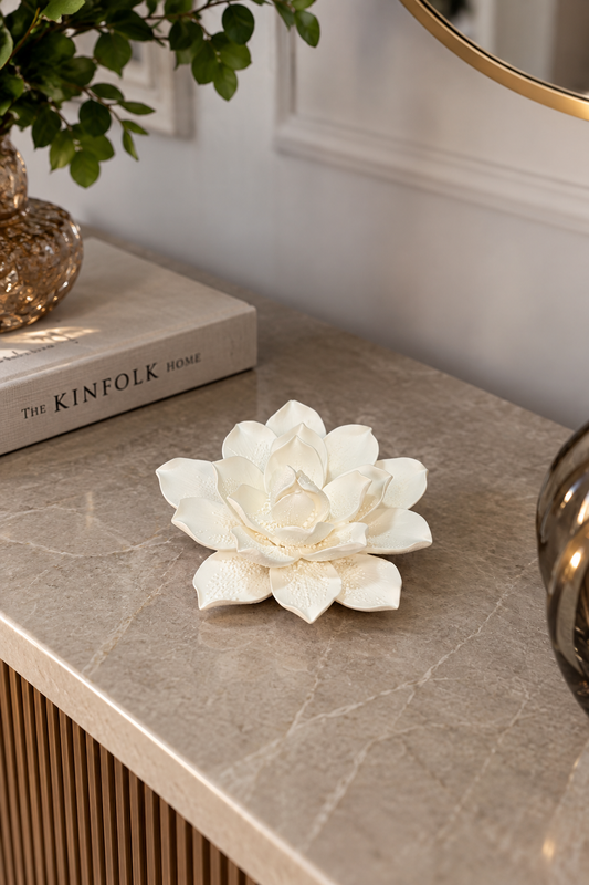 FLOR MAGNÓLIA EM PORCELANA - 12,5x5