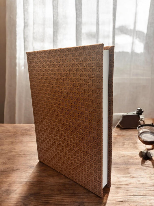 CAIXA LIVRO MARROM - 31,5x23x4,5