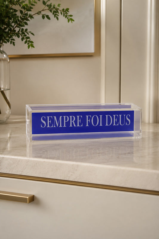 ESCULTURA EM ACRÍLICO "SEMPRE FOI DEUS" - 20 cm
