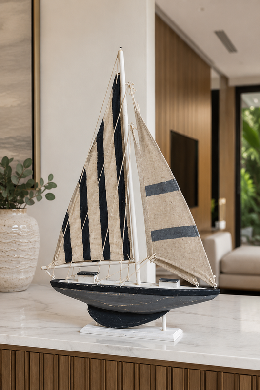 VELEIRO NAVEGANTE DECORATIVO AZUL E BRANCO - 51x33x5,5