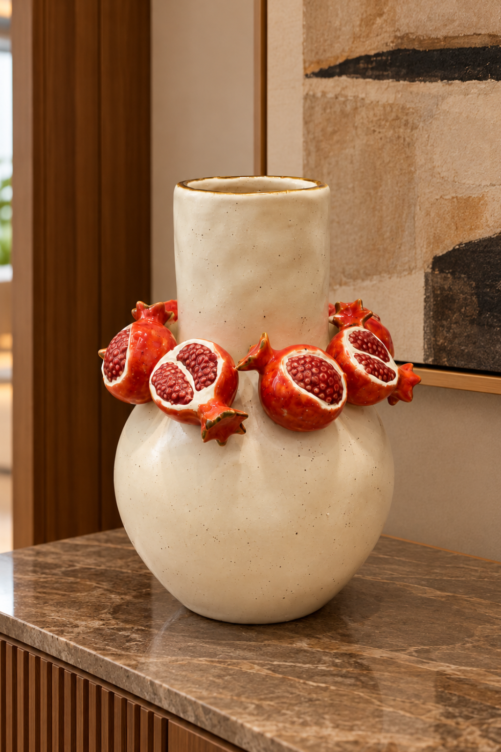 VASO MELOGRANO EM CERAMICA BRANCA COM ROMÃS - 32x20