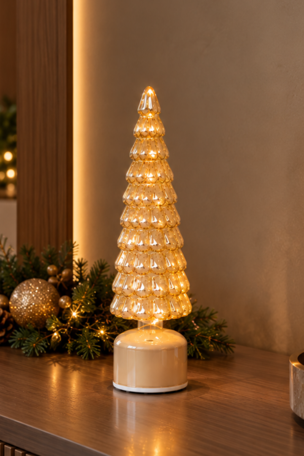 ARVORE DE NATAL LUMIERE DOURADA GIRATORIA COM ILUMINACAO - 35x9