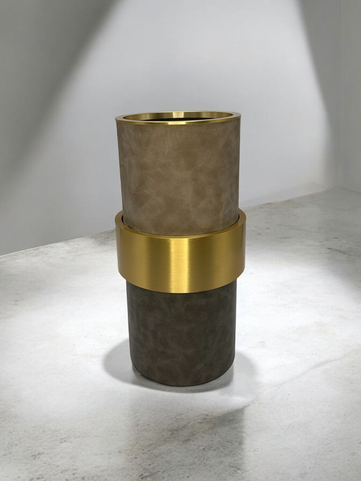 VASO EM COURO GRAY - 26x11x11
