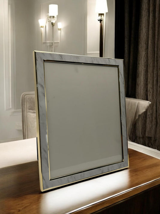 PORTA RETRATO MARMORIZADO BRANCO EM METAL - 23x2x28