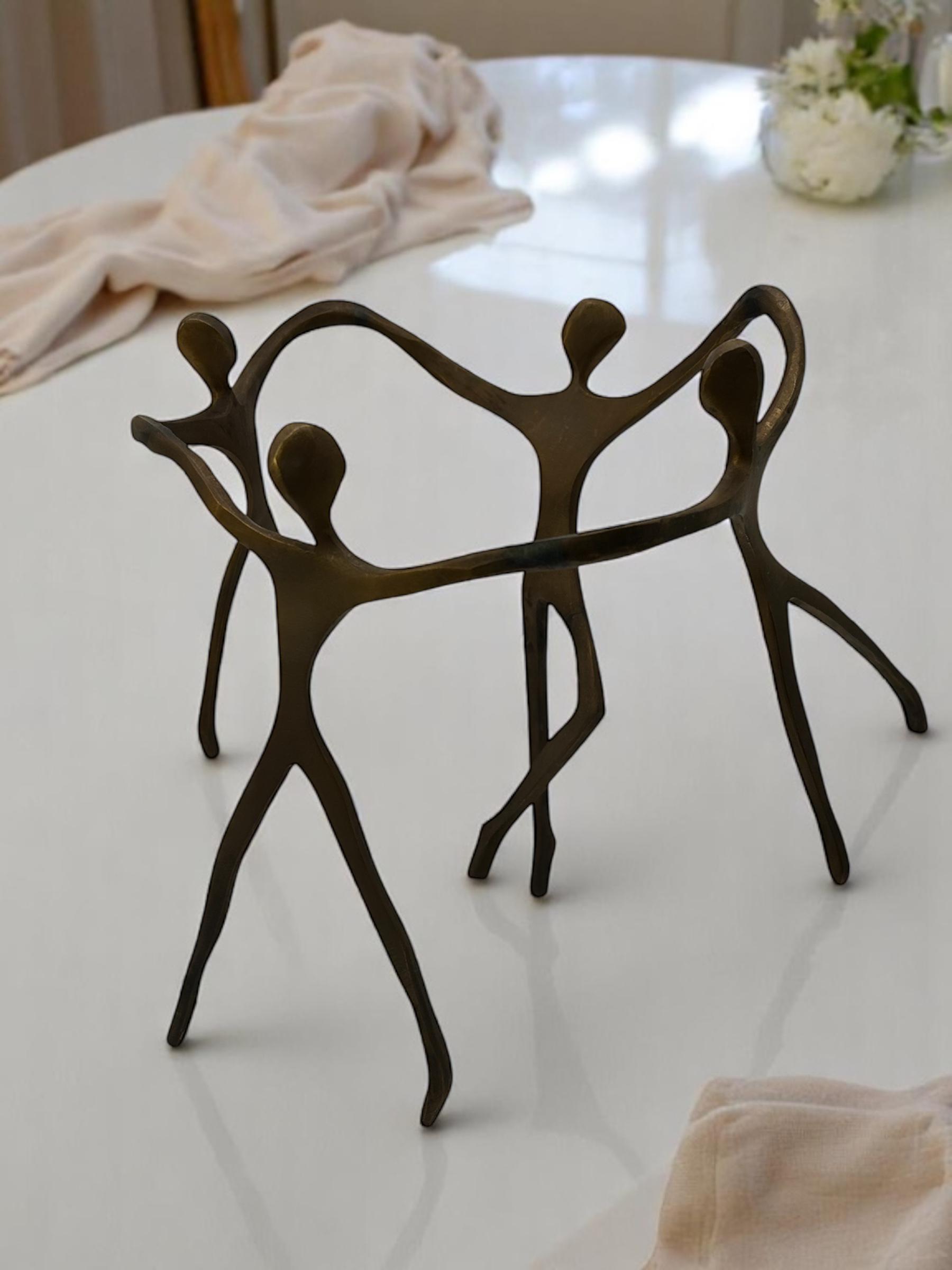 ESCULTURA DE FAMILIA EM RODA - METAL