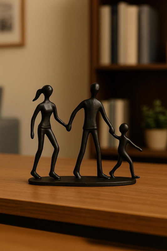 ESCULTURA FAMILIA UNIDA EM FERRO - 16x19cm