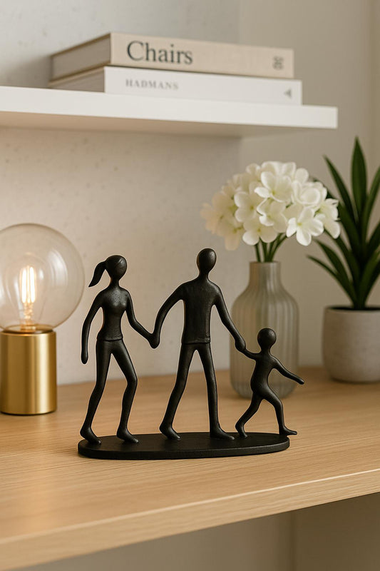 ESCULTURA FAMILIA UNIDA EM FERRO - 16x19cm