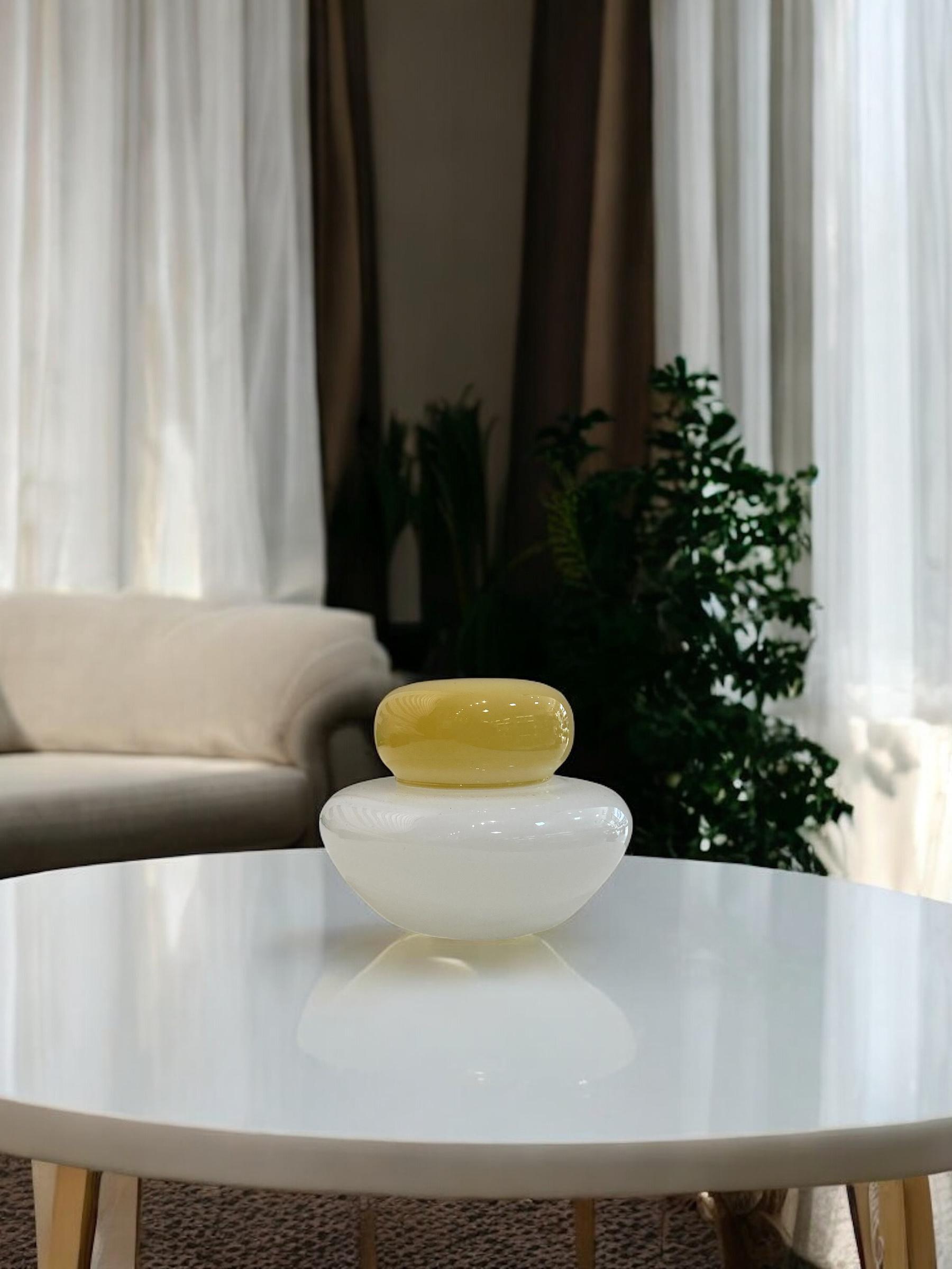 MINIVASO EM VIDRO AMARELO E BRANCO - 10x11