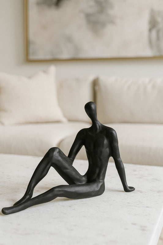 FIGURA CONTEMPLATIVA NOIR - 23,5x15