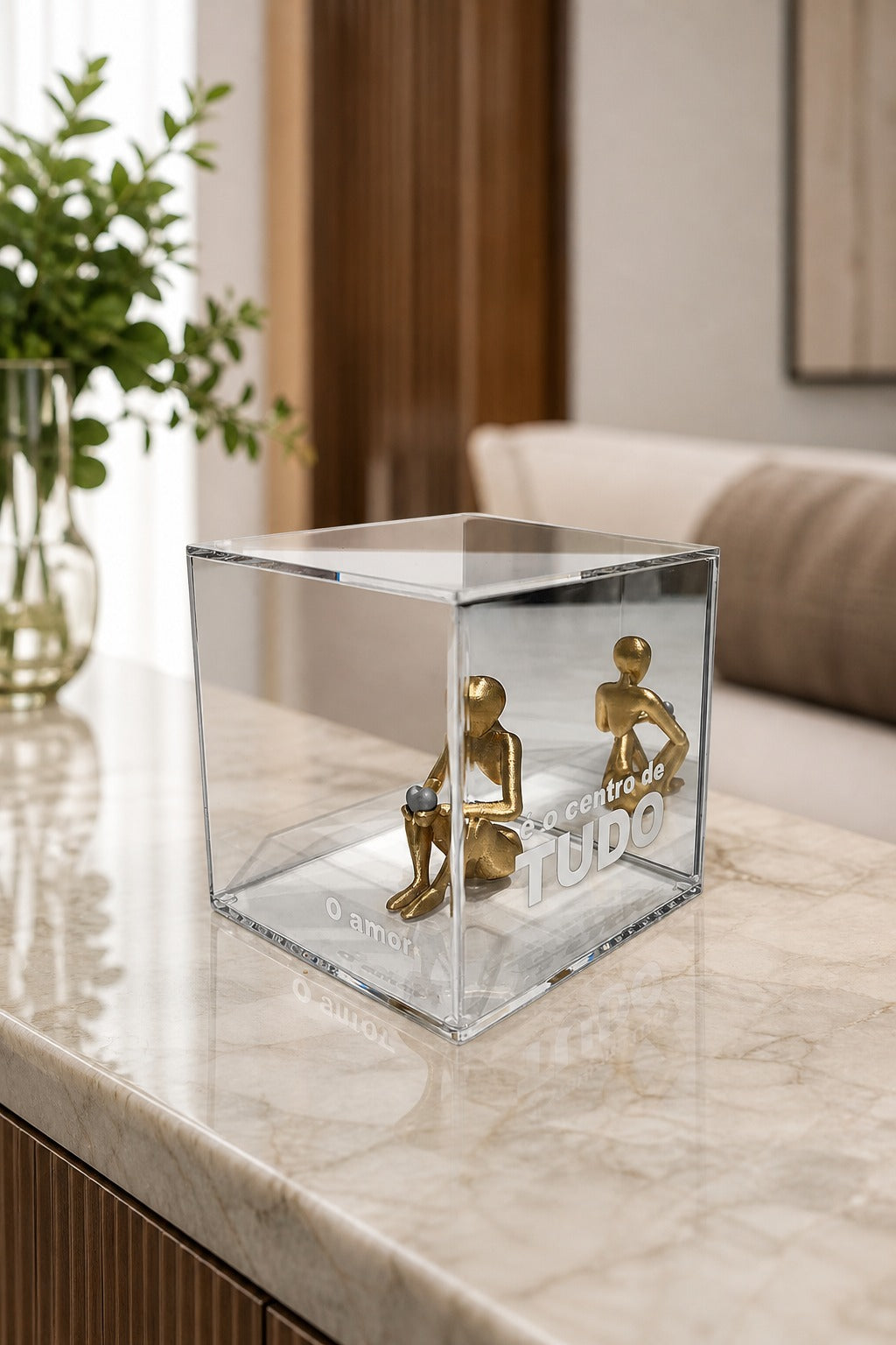 CUBO EM ACRÍLICO - O AMOR É O CENTRO DE TUDO - 12,5x12x5
