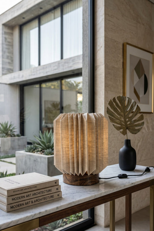 LUMINARIA SOLENNE EM LINHO E MADEIRA - 31x25